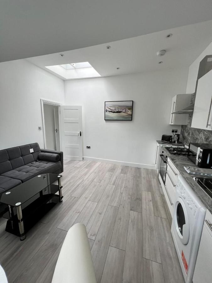 Lovely 2 Bedroom Flat With Roof Terrace In London Nw6 Londres Exterior foto
