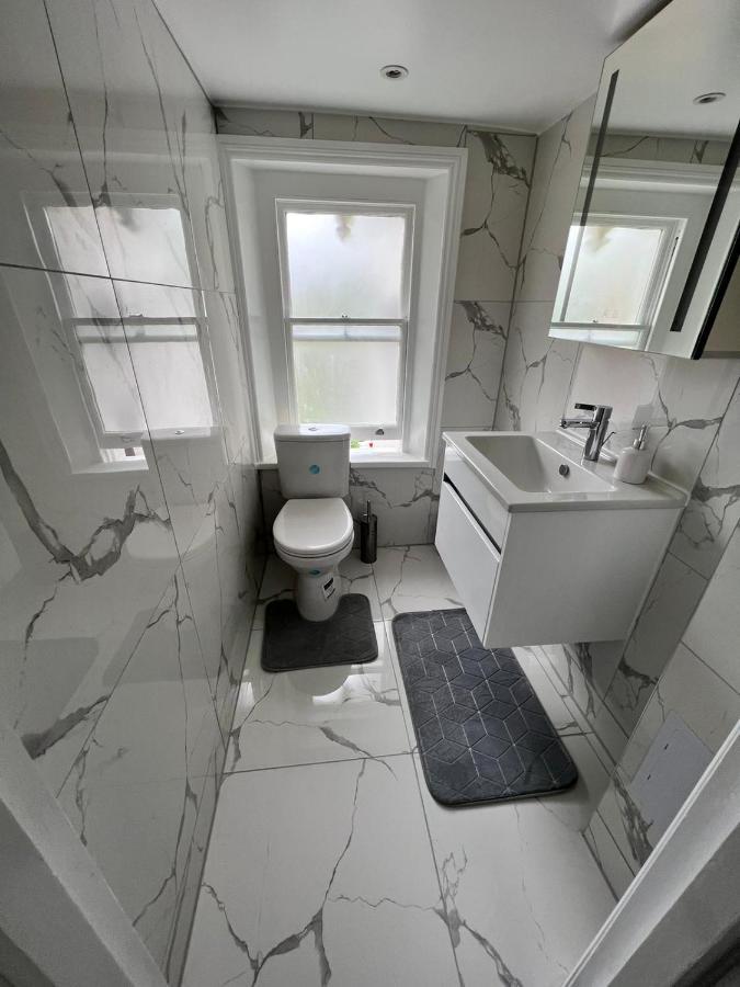 Lovely 2 Bedroom Flat With Roof Terrace In London Nw6 Londres Exterior foto