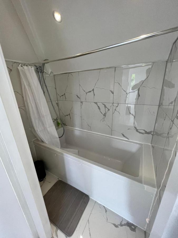 Lovely 2 Bedroom Flat With Roof Terrace In London Nw6 Londres Exterior foto